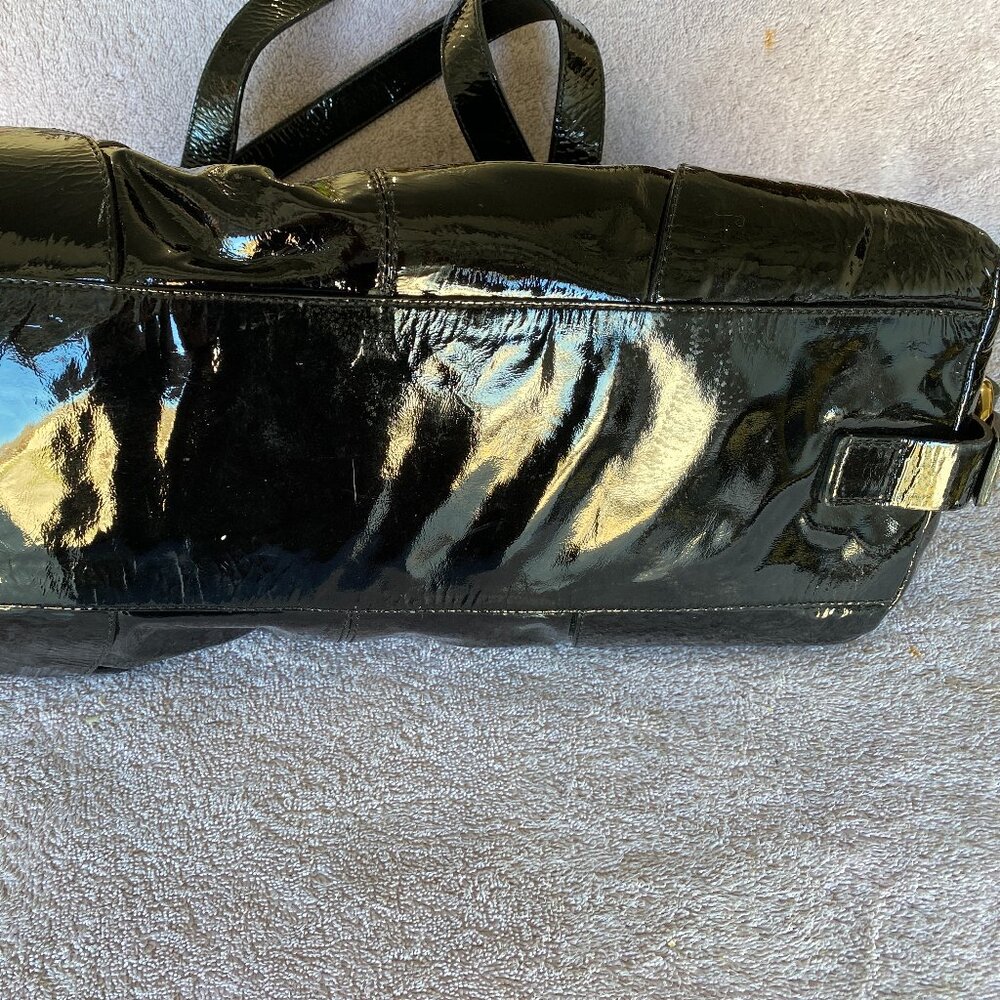 Francesco Biasia Black Patent Leather Shoulder Bag - Picture 2 of 10